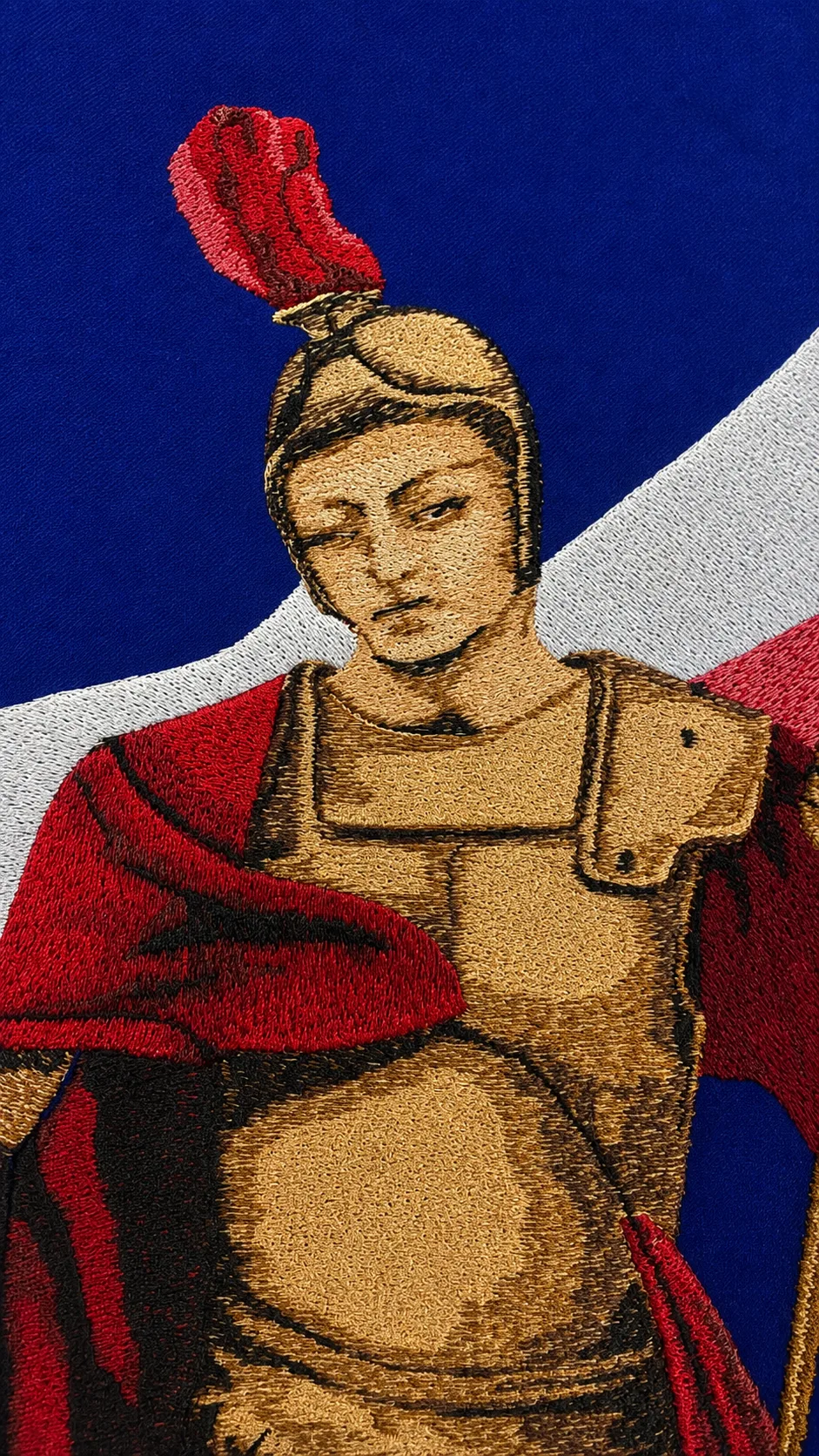 Precyzyjny haft i wyraziste detale.